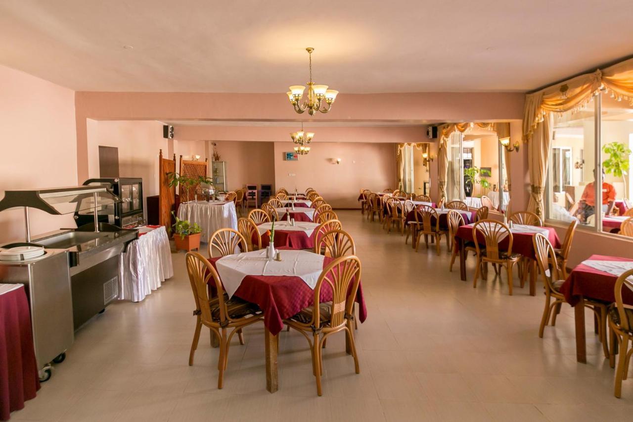 Fahari Gardens Hotel Nairobi Bagian luar foto